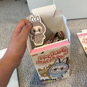 Labubu Macaron Sesame